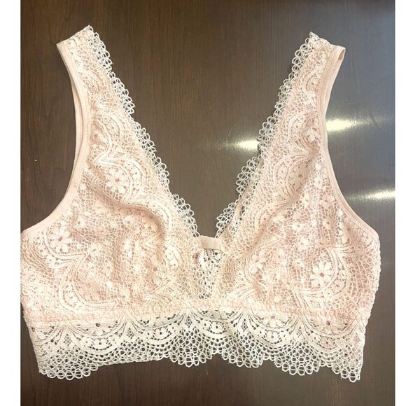 Victoria's Secret Pink Lace Bralette Sz L Coquette Comfy Plunge Dainty Soft Cups - Picture 1 of 7
